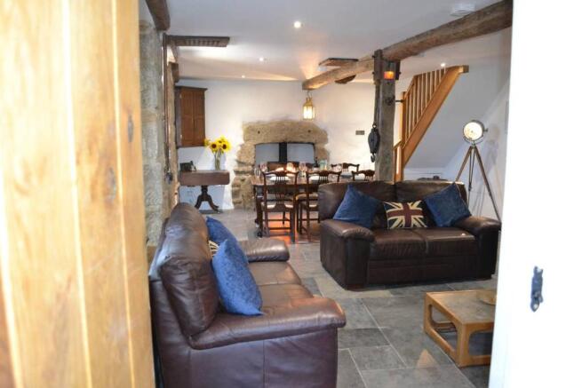 Lounge/Dining Room