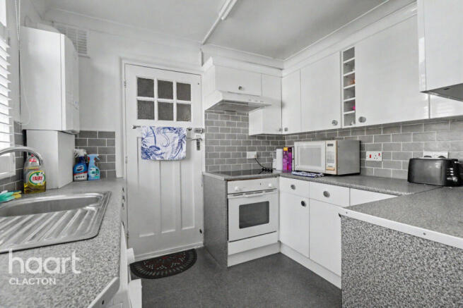 holland Road, Clacton-on-Sea photo 3