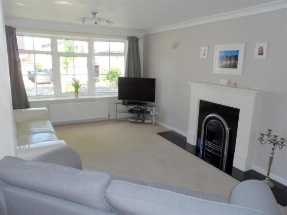 SPACIOUS LOUNGE