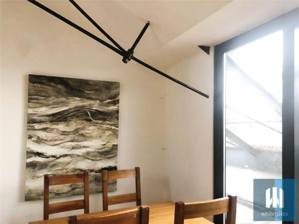 2 bed Apartment to rent Image 4