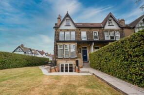 50b, Street Lane, Roundhay, Leeds LS8 2ET