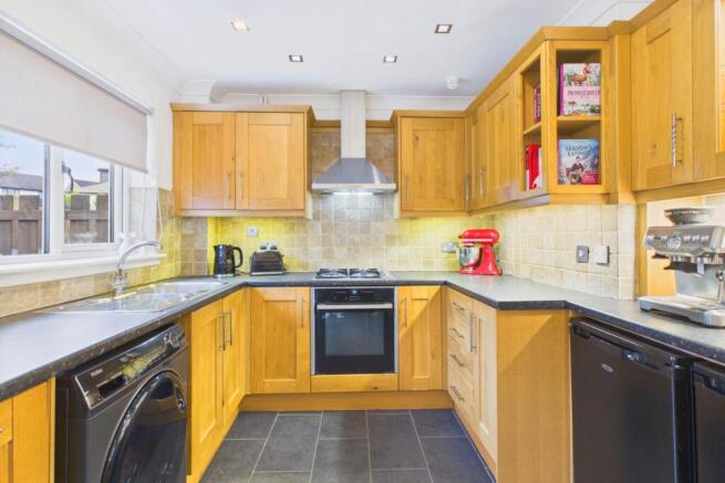 Glen Shee Crescent, Chapelhall photo 3