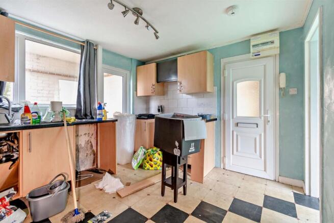 8681605-interior10-800.jpg