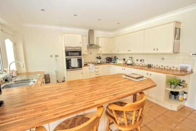 KITCHEN/DINER