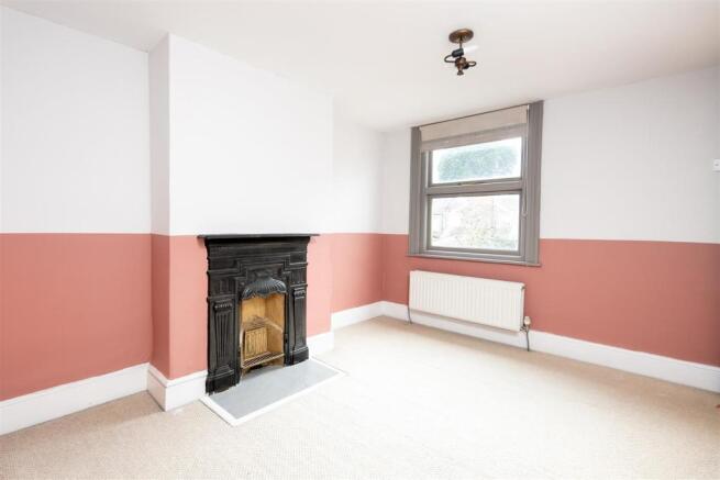 4 Grove Park Av  -  4.jpg