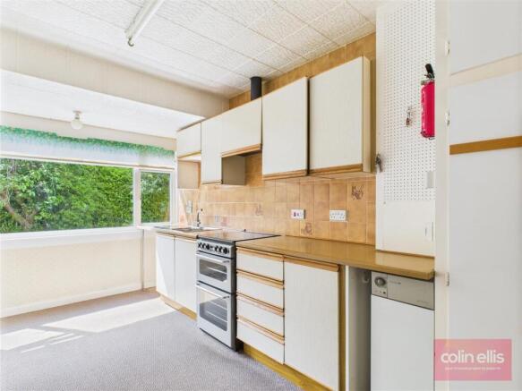 2 bed Flat for sale Image 6