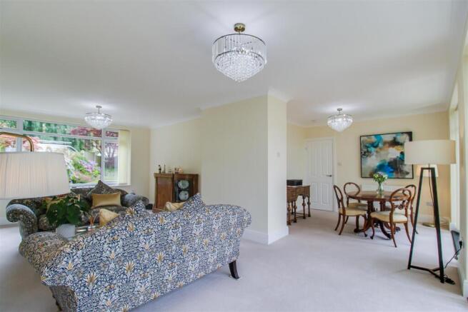 4 bed House for sale Image 5