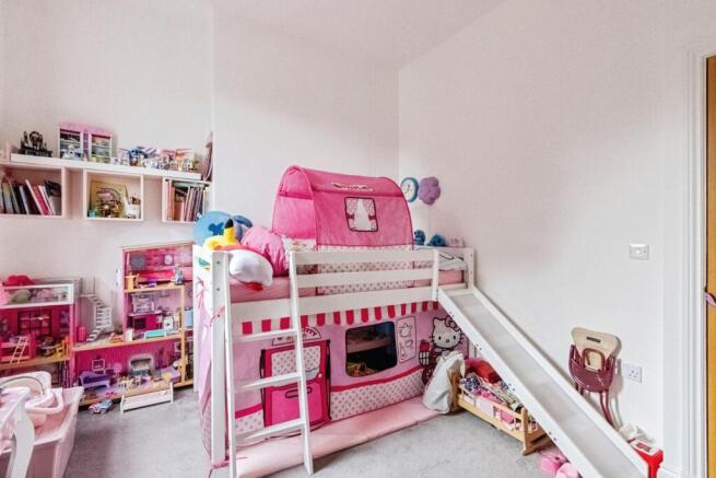 4 bed Terraced for sale Image 11