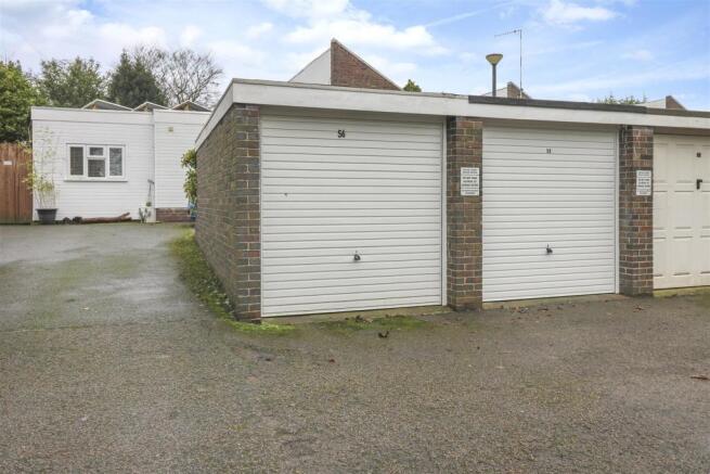 Single Garage En-Bloc