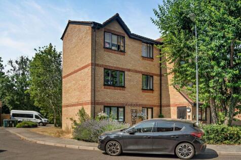 Courtlands Close, Watford, WD24