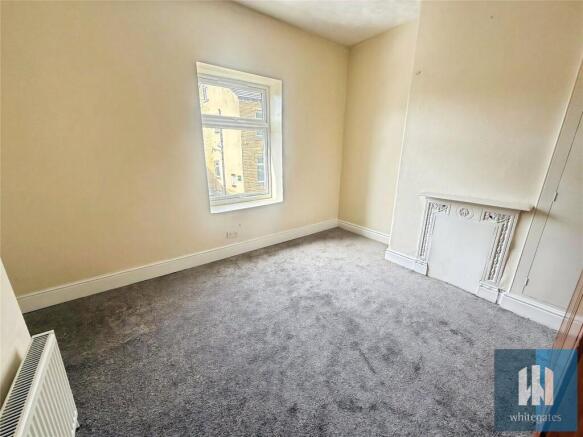 2 bed Terraced to rent Image 5