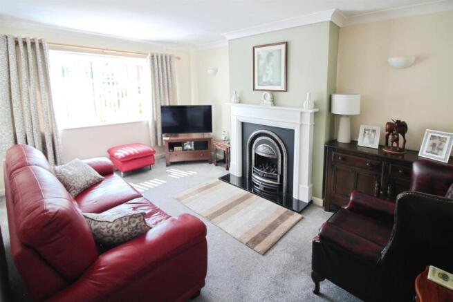 2 bed Semi-Detached Bungalow for sale Image 5