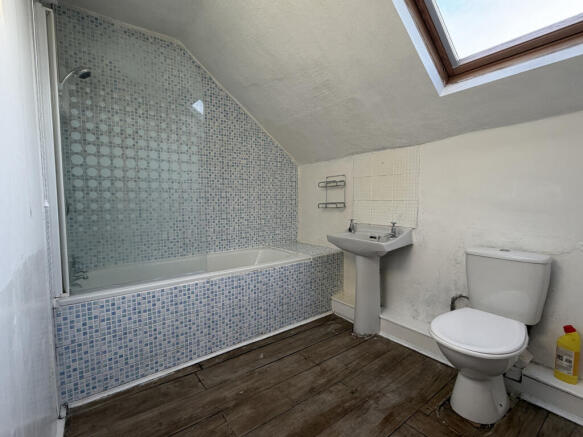 2 bed Semi-Detached for sale Image 10