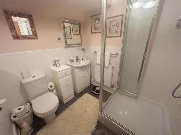 En-suite Bathroom