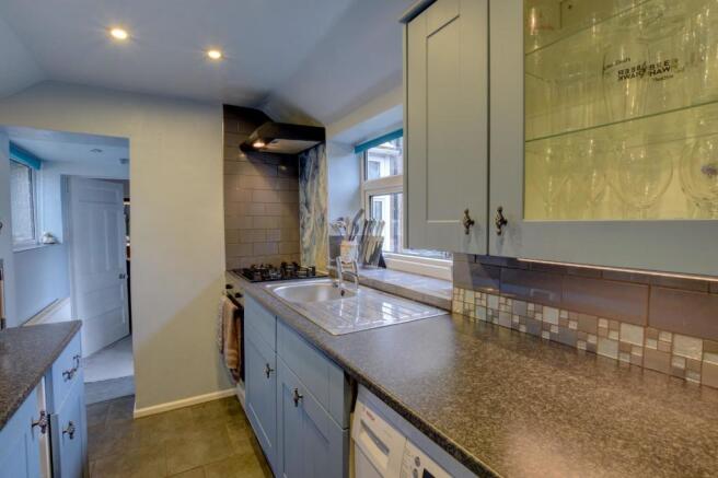 Kitchen 2.jpg