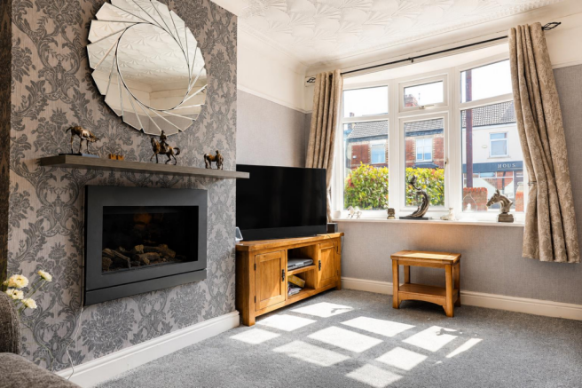 2 bed Semi-Detached Bungalow for sale Image 7