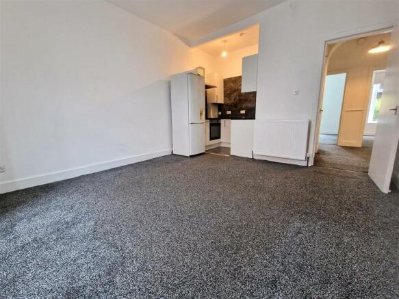 Lounge/Kitchen