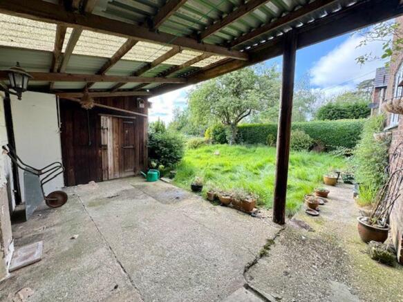 Lean to, to garden and shed