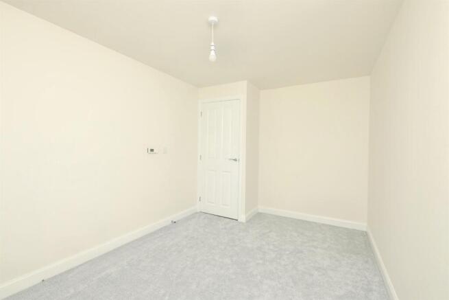4 bed Detached for sale Image 10