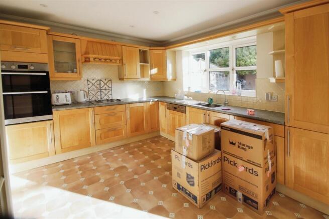 2479e649-Kitchen.JPG