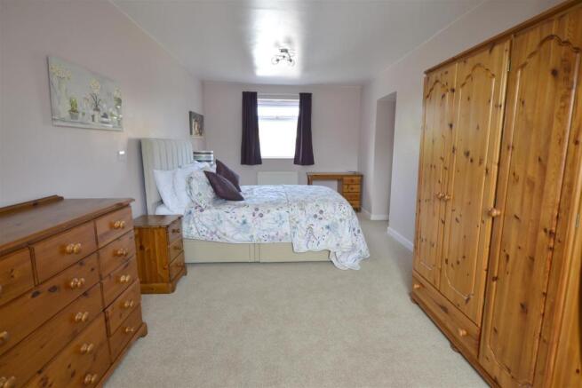 bedroom 1.3.jpg