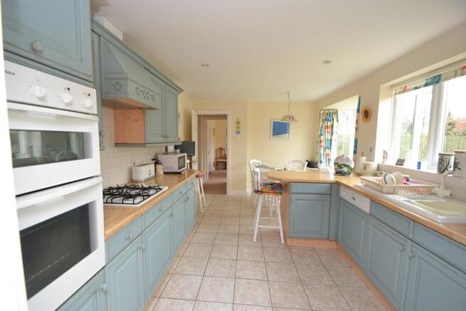 kitchen / breakfast 