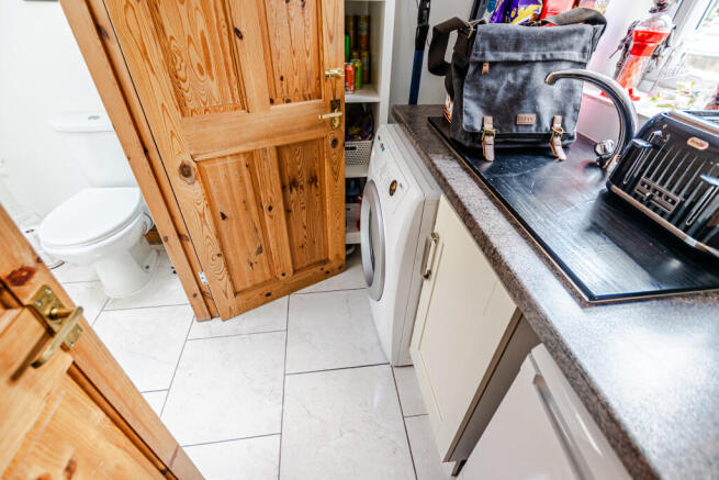 4 bed Terraced for sale Image 8