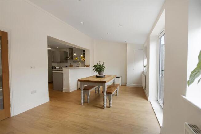 3 bed Terraced for sale Image 7