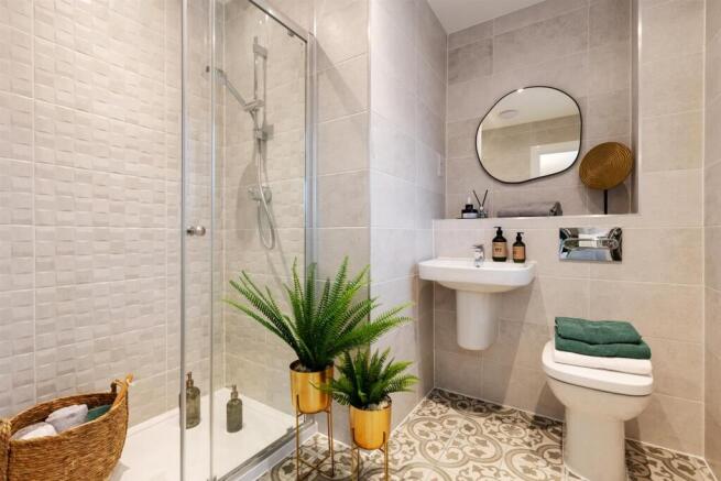 Ensuite 1.jpg