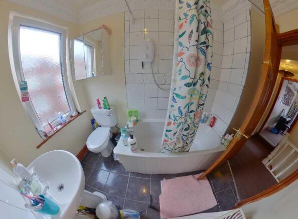 5 bed Terraced to rent Image 4