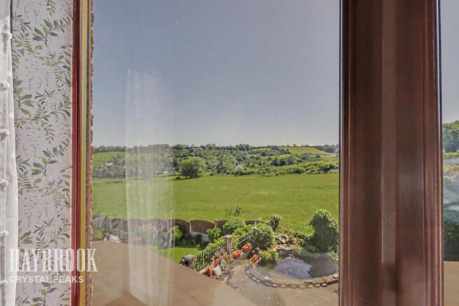 4 bed Detached for sale Image 10