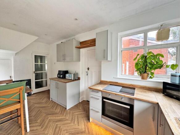 2 bed Semi-Detached for sale Image 5