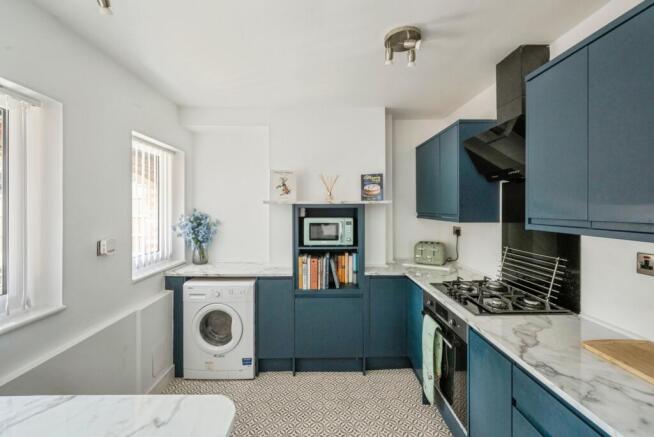 3 bed Semi-Detached for sale Image 8