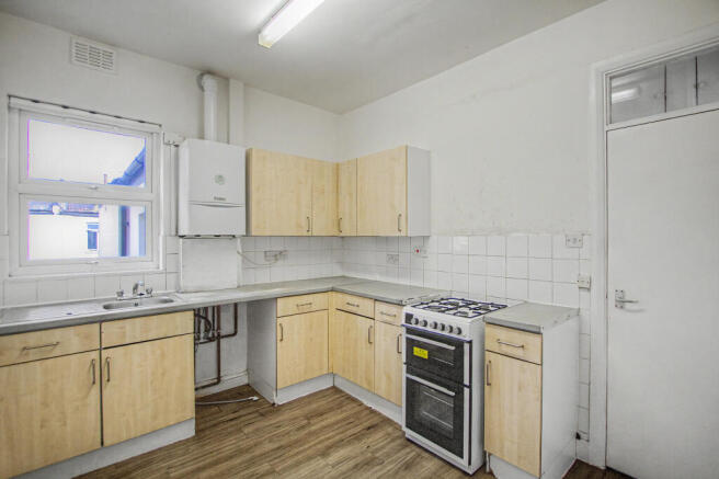Flat B, 93 Sandringham Road, London, NW2 5EJ photo 5