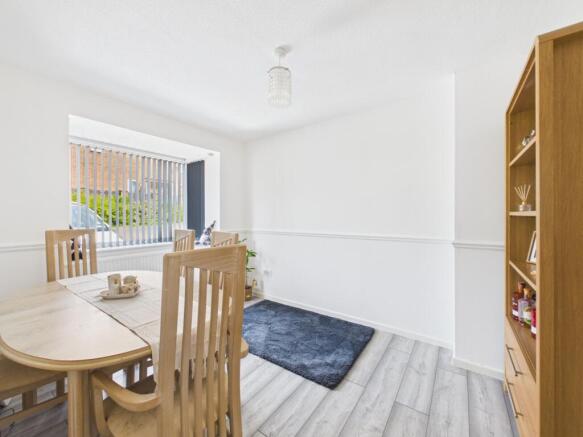 4 bed Detached for sale Image 9