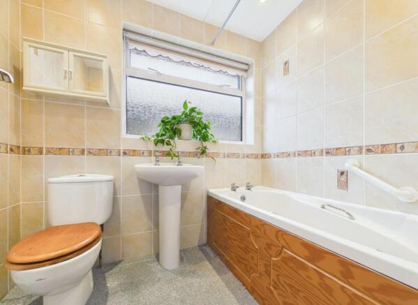 2 bed Detached Bungalow for sale Image 4