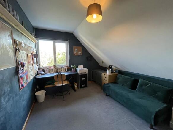 BEDROOM 5