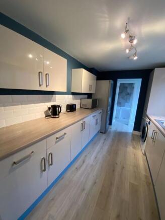 3 bed Town House to rent Image 4