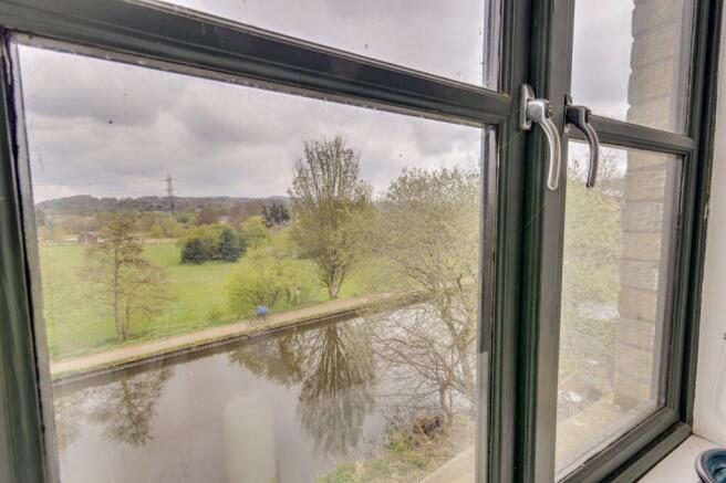 2 bed Flat for sale Image 10