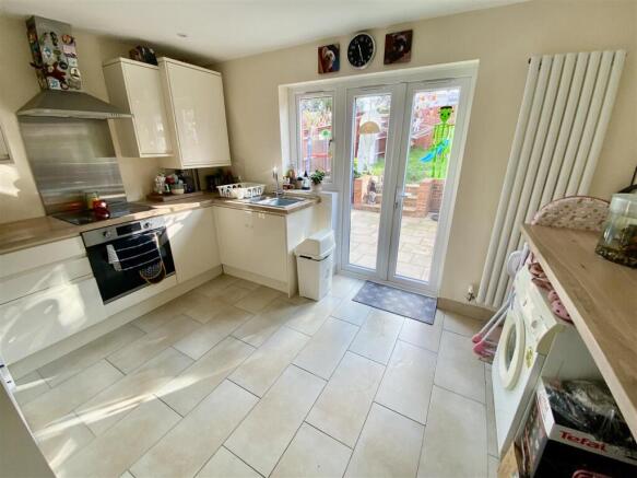 Icomb Close, Toothill, Swindon photo 2