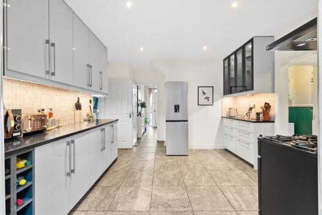 3 bed Detached for sale Image 6