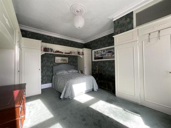 2 bed Apartment for sale Image 4