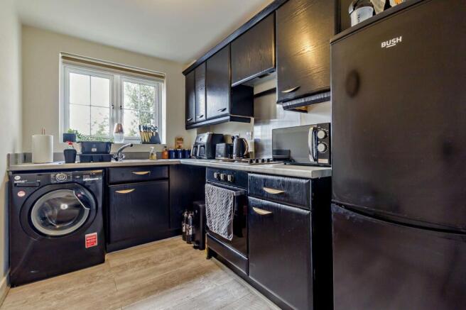 2 bed Flat for sale Image 8