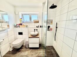26, Roding Lodge, Ilford IG1 3ST