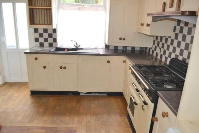 kitchen (Medium).JPG
