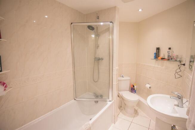 1 bed Apartment to rent Image 6