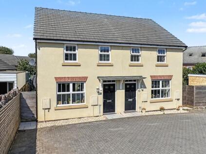 Champion Way, Tiverton, EX16
