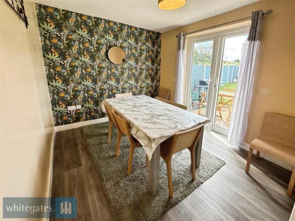 5 bed Semi-Detached for sale Image 5