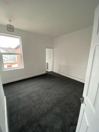 2 bed Terraced to rent Image 11