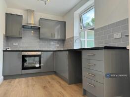 56, Oakwood Avenue, Wakefield WF2 9JU